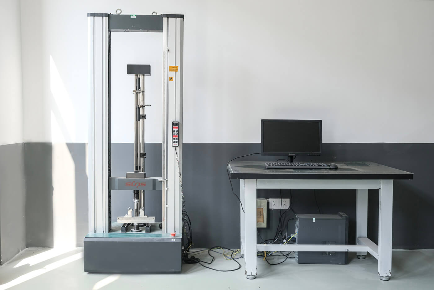 Electronic Universal Testing Machine
